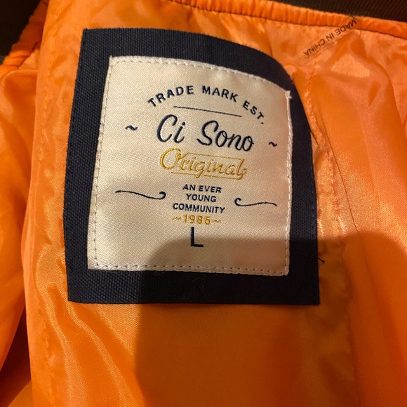 Women’s army green bomber jacket. Size large. - Picture 2 of 7